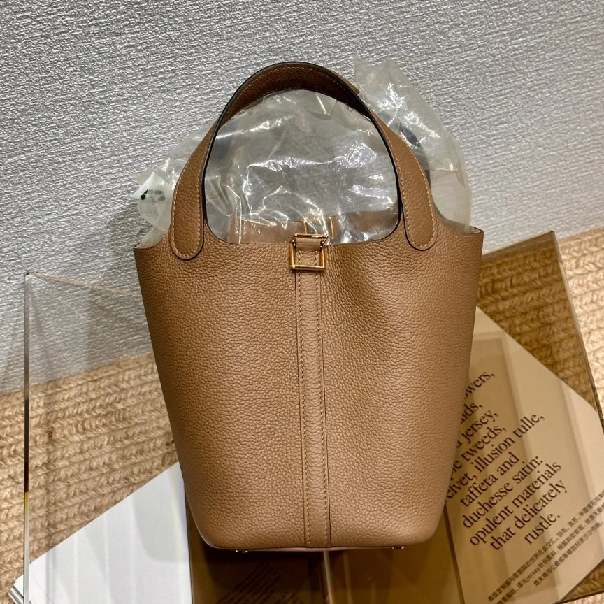 99新 Hermes/爱马仕 大象灰金扣菜篮子18 B刻