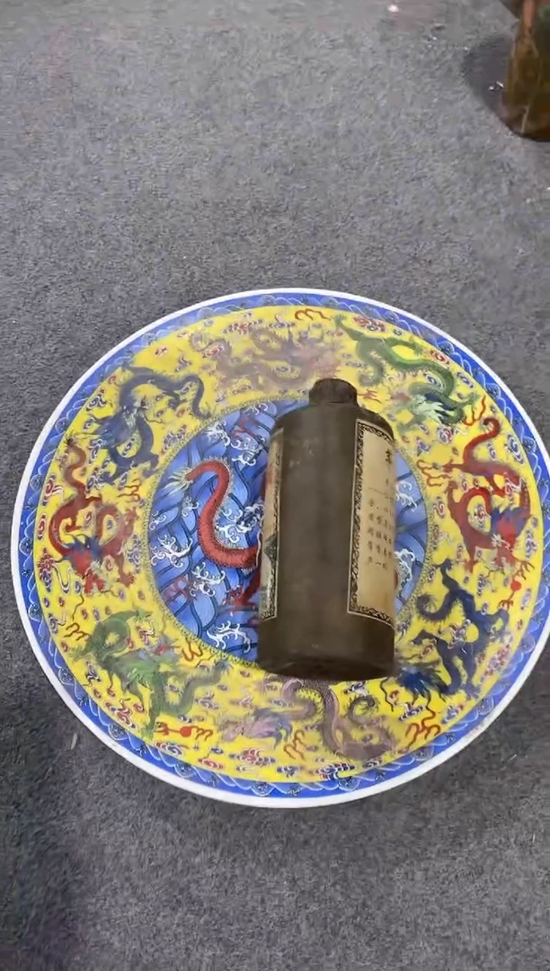 瓷片手工手绘龙凤呈祥瓶