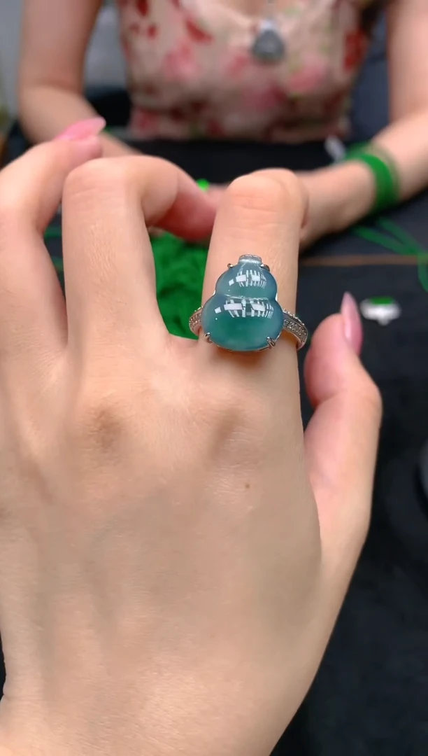 翡翠未镶嵌颈饰天然A货翡翠