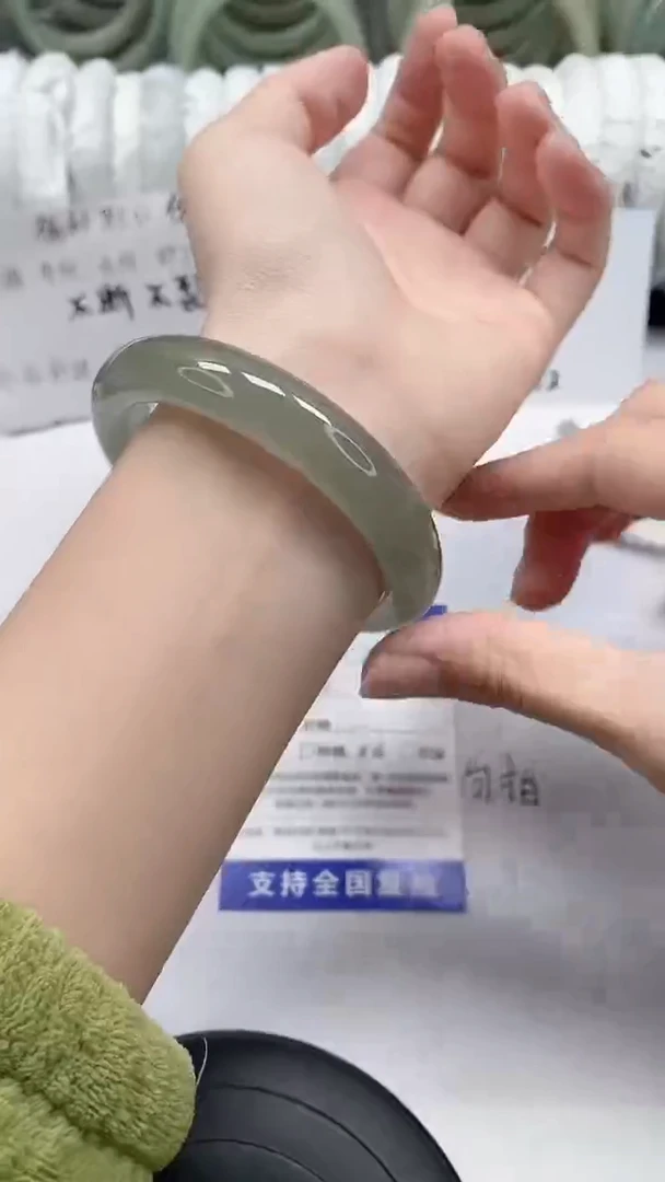 未镶嵌手镯石英质玉22-58/57