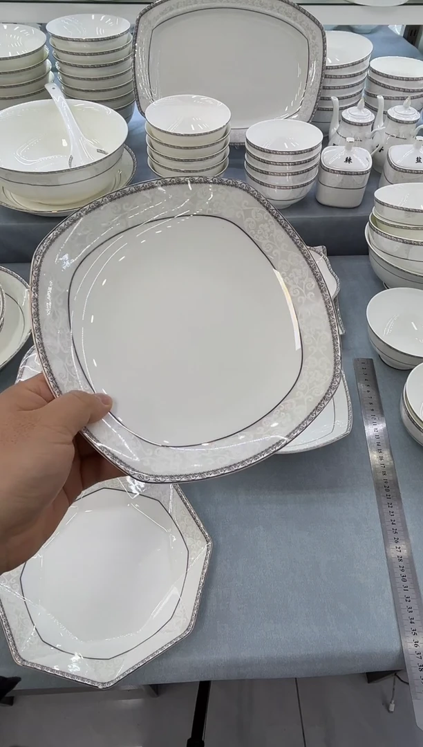 骨瓷玲珑8方2个 6三角2个