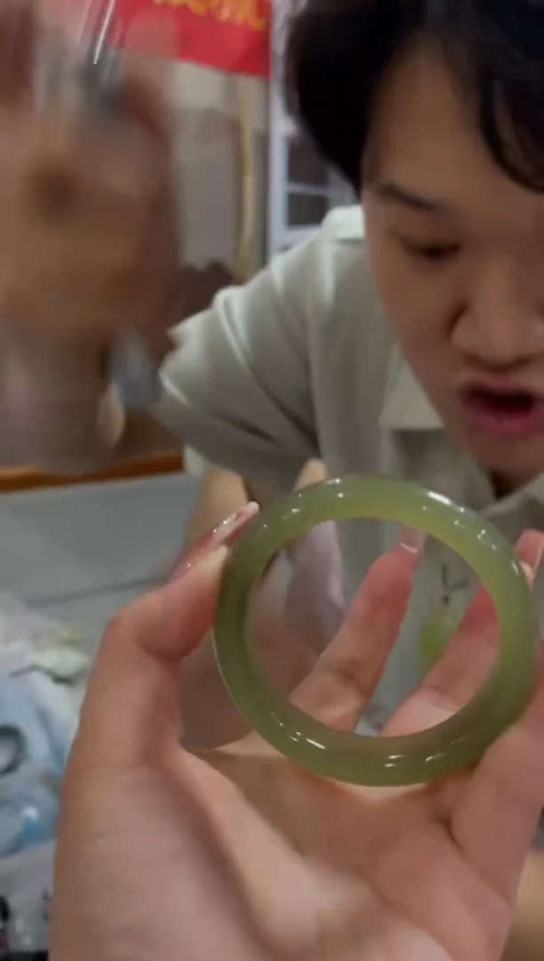 和田玉手镯未镶嵌湖水绿正圈54