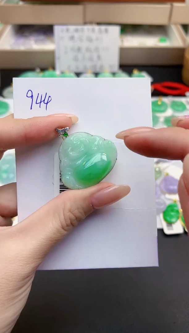 颈饰18K金镶嵌翡翠天然缅甸A货翡翠