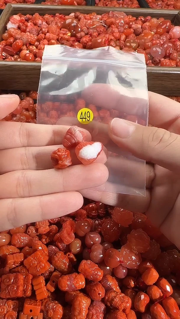 颈饰未镶嵌南红玛瑙1