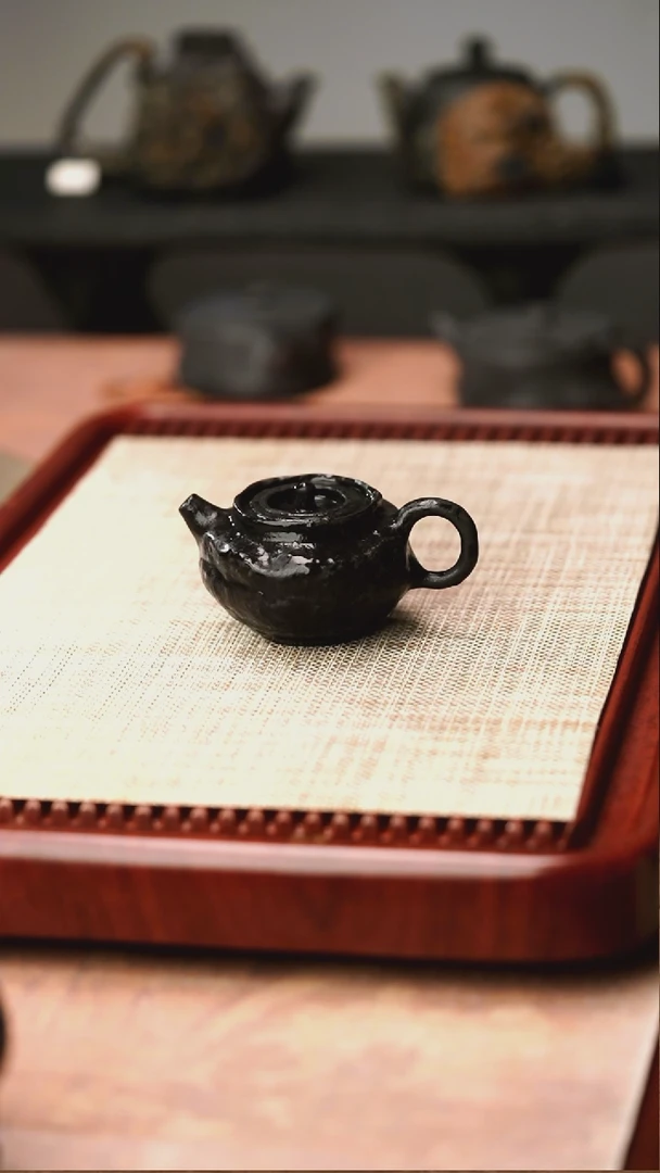 归玉堂冰碛岩重工雕刻纹石壶150cc