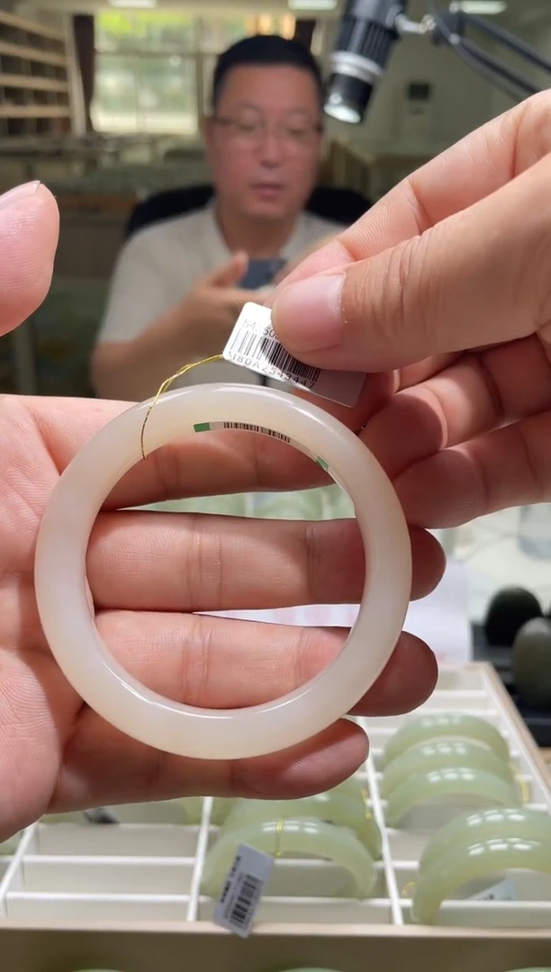 未镶嵌手镯和田玉56-57圈口 3447