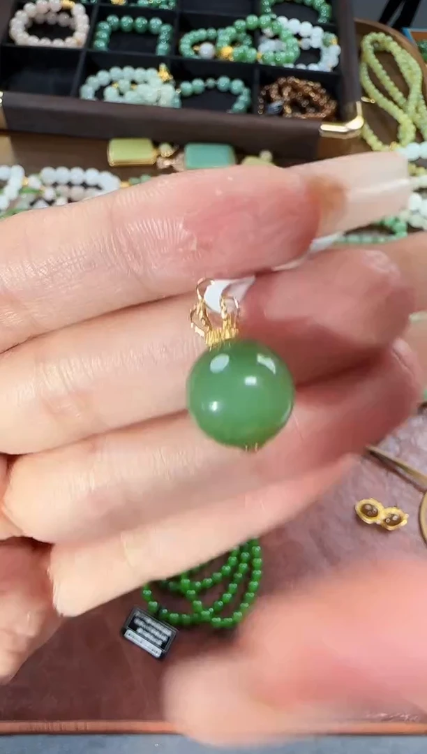 和田玉18K金镶嵌吊坠(不含链)1
