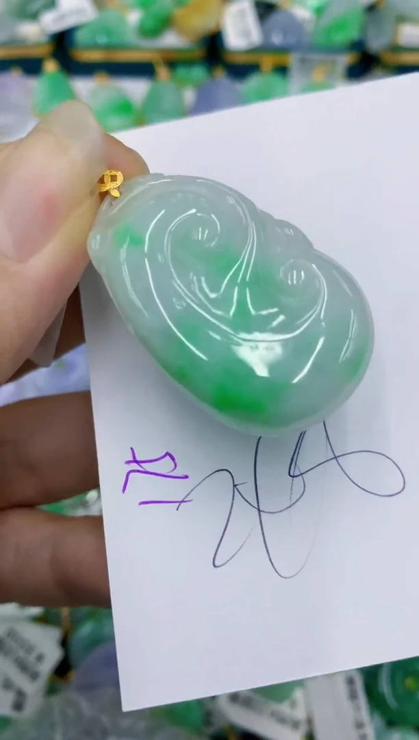 翡翠18K金镶嵌颈饰1111111111