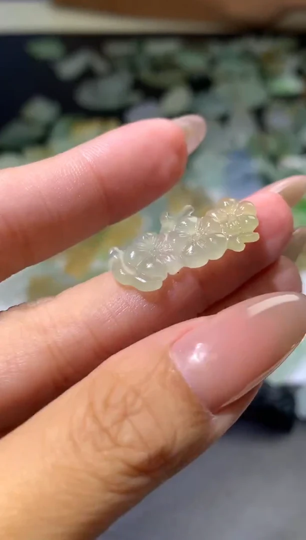 未镶嵌定制翡翠毛货  25.6-12-3.1