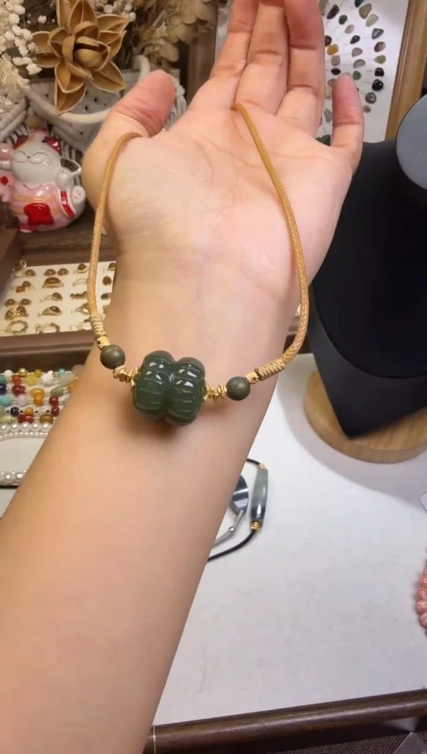 未镶嵌和田玉挂件项链