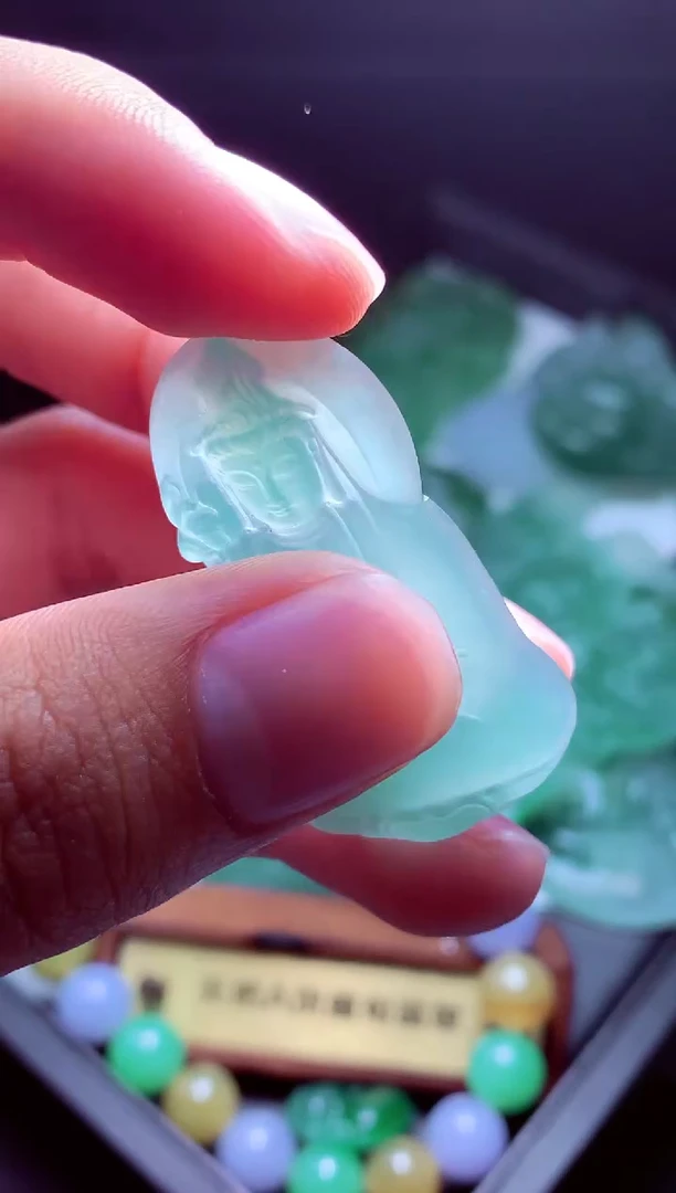 未镶嵌定制翡翠粉*?毛货翡翠定制