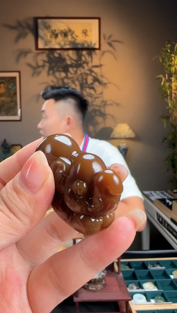 未镶嵌和田玉挂件全糖象