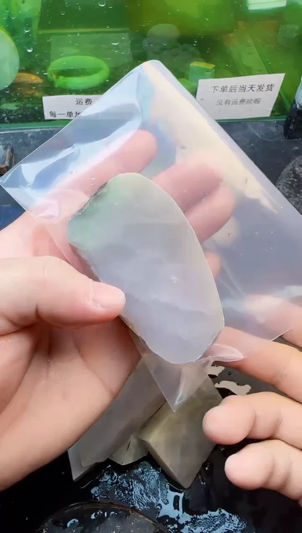 翡翠未镶嵌颈饰天然翡翠018