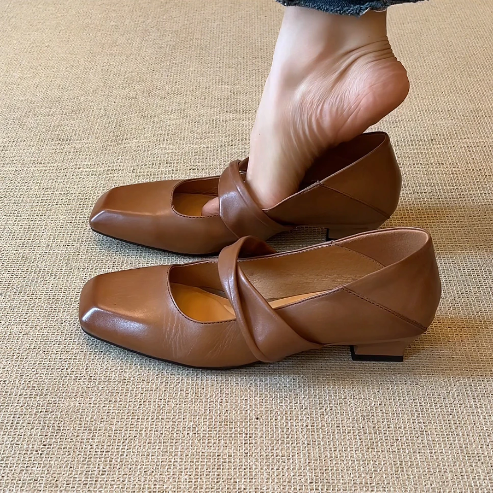 RubyL/3.5cm复古风简约设计感一字带擦色方头粗跟浅口单鞋女款