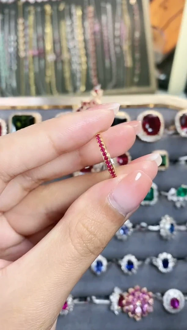 戒指18K金镶嵌红宝石·