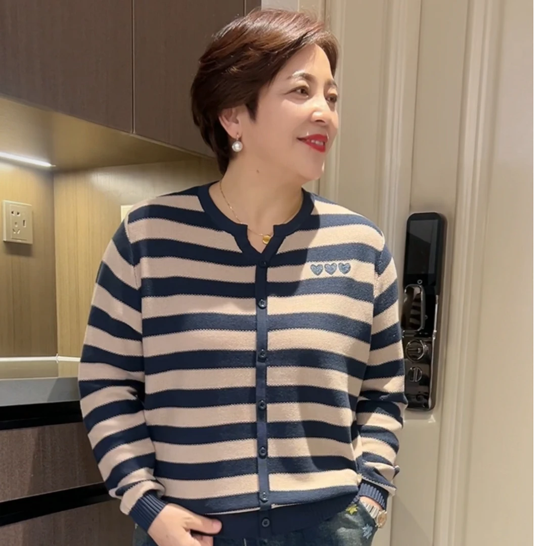 横条纹休闲针织衫