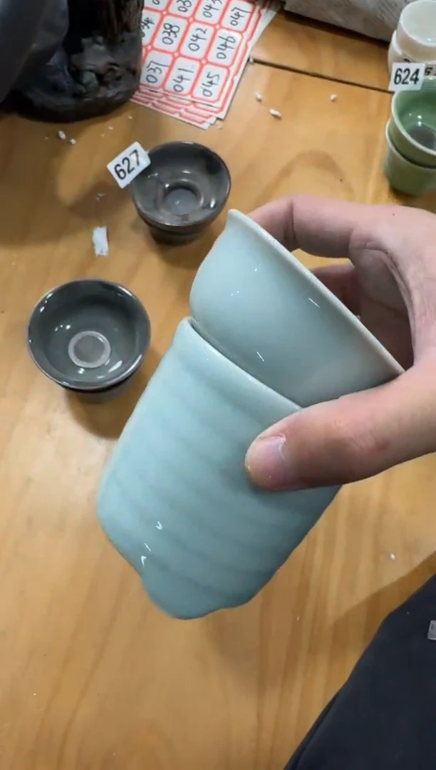 【628】粉青茶漏带三足底座
