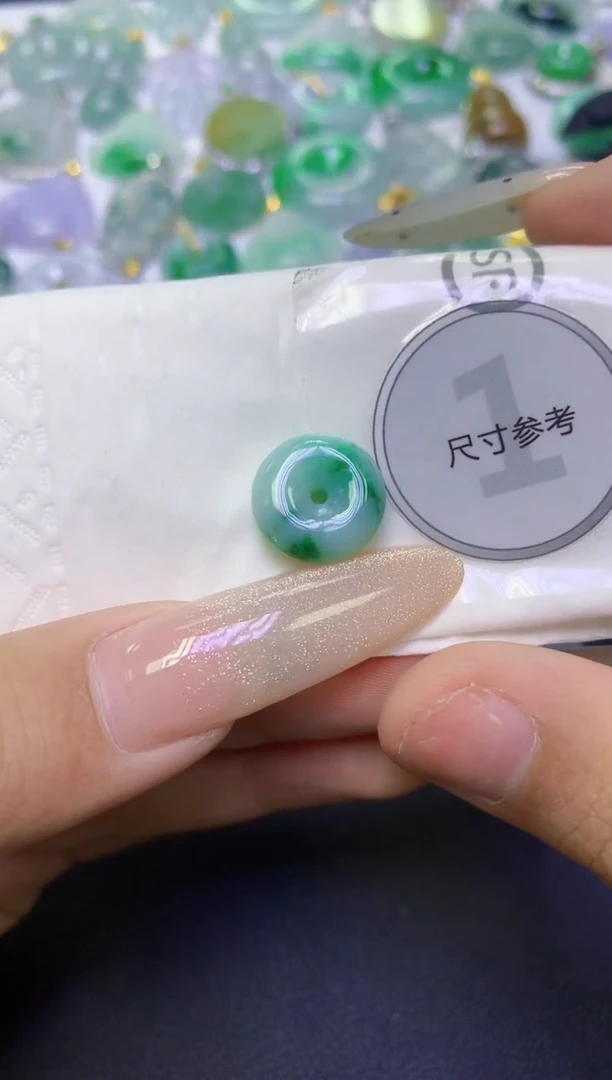 颈饰未镶嵌翡翠天然缅甸翡翠A货百元以上9元证书费自理