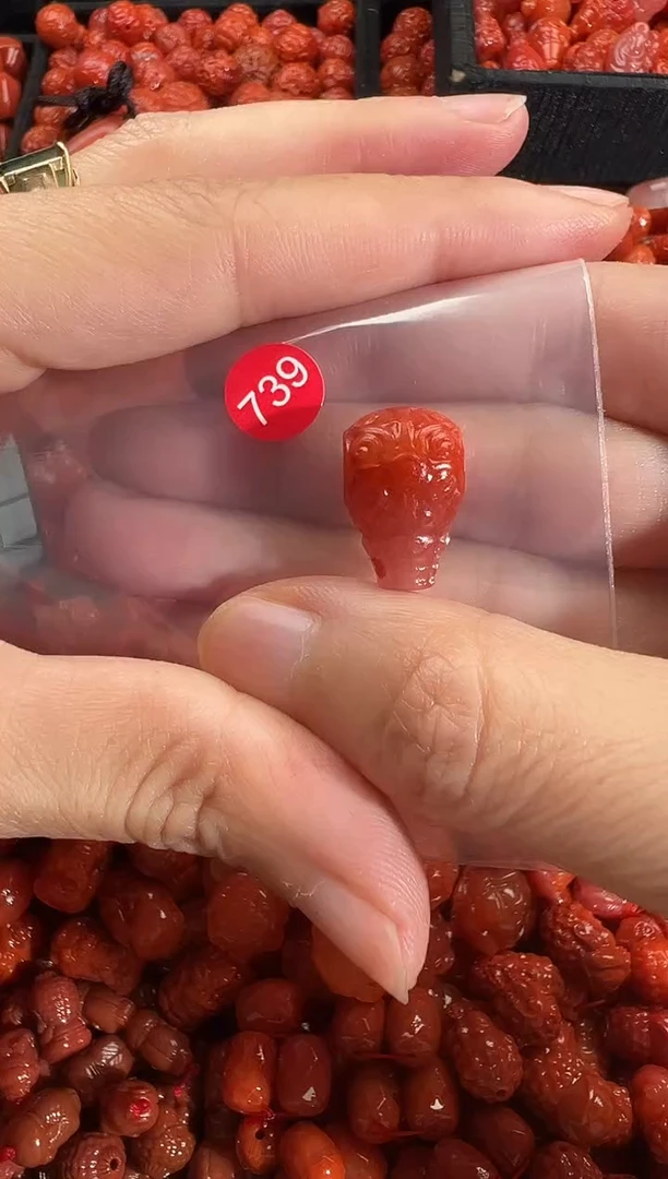 颈饰未镶嵌南红玛瑙1