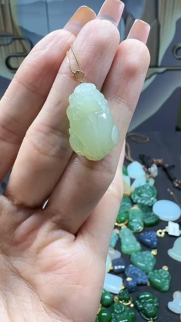 和田玉18K金镶嵌吊坠(不含链)1