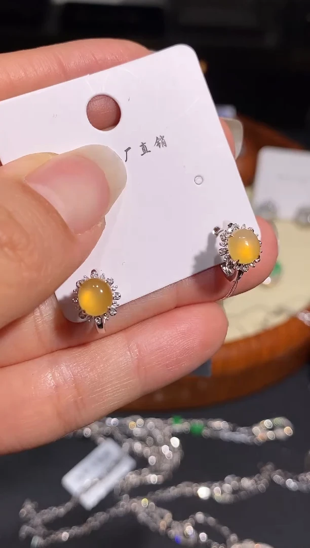 【闪购商品】翡翠耳饰18K金镶嵌耳饰