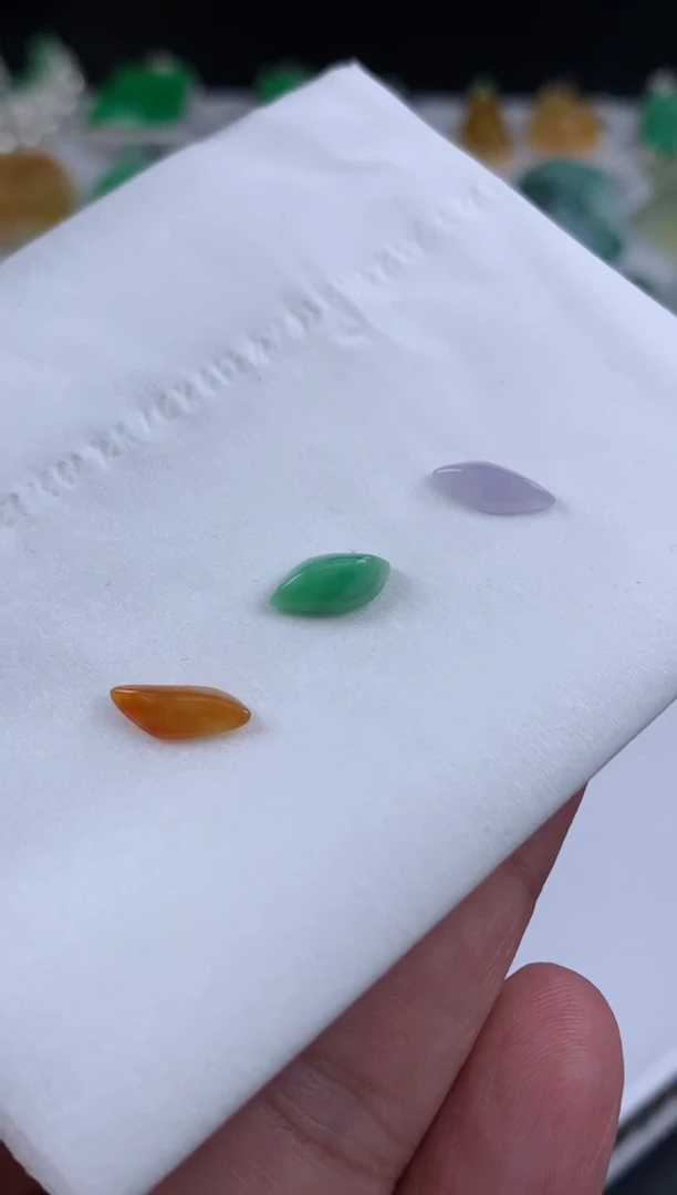 【闪购商品】定制翡翠未镶嵌多样性发一件