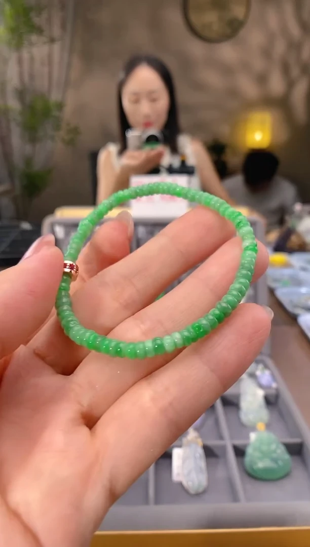 翡翠未镶嵌吊坠(不含链)手串