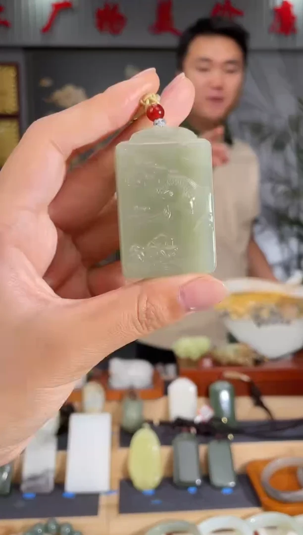 和田玉未镶嵌颈饰1