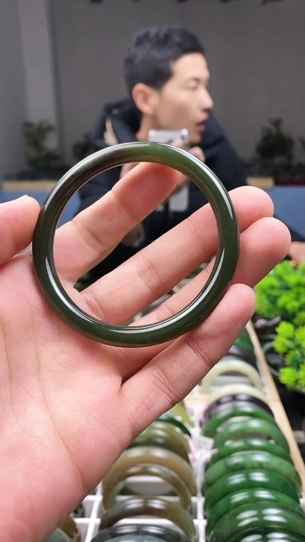 【闪购商品】和田玉手镯未镶嵌56.6