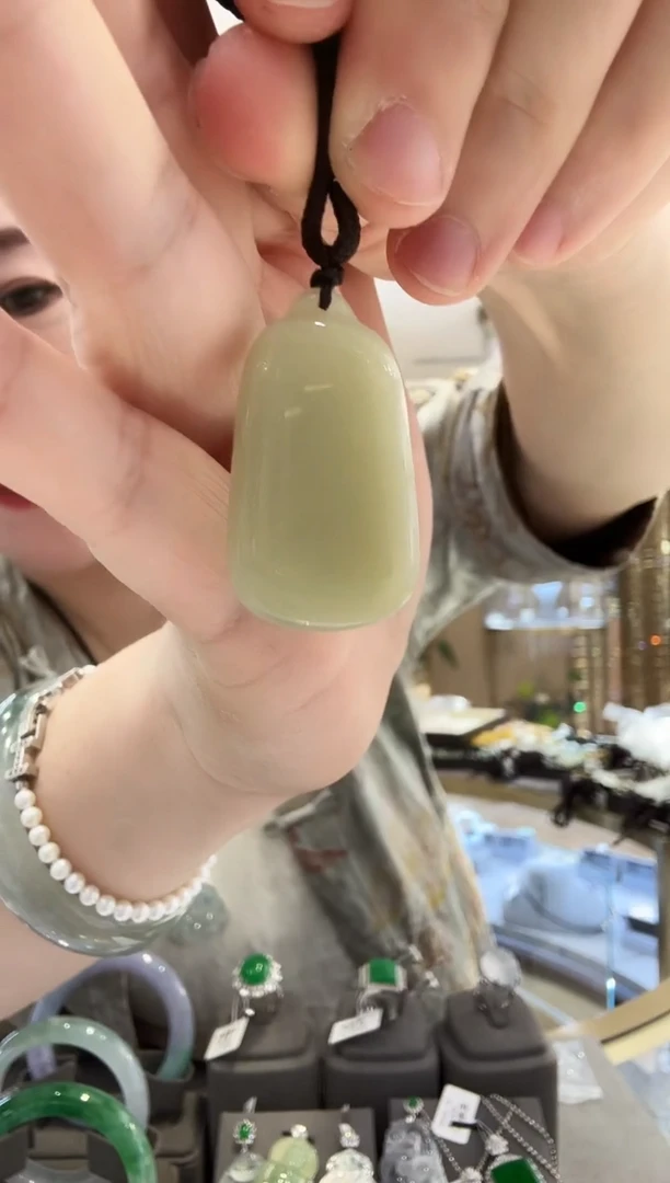 颈饰未镶嵌和田玉【56】