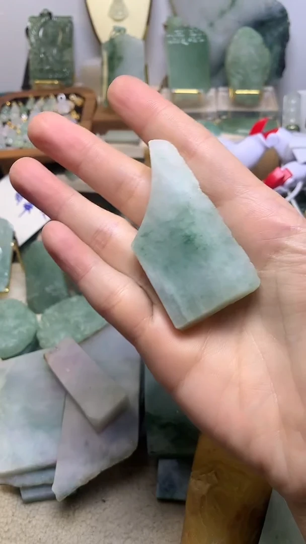 翡翠挂件未镶嵌缅甸A货翡翠，没有运费险