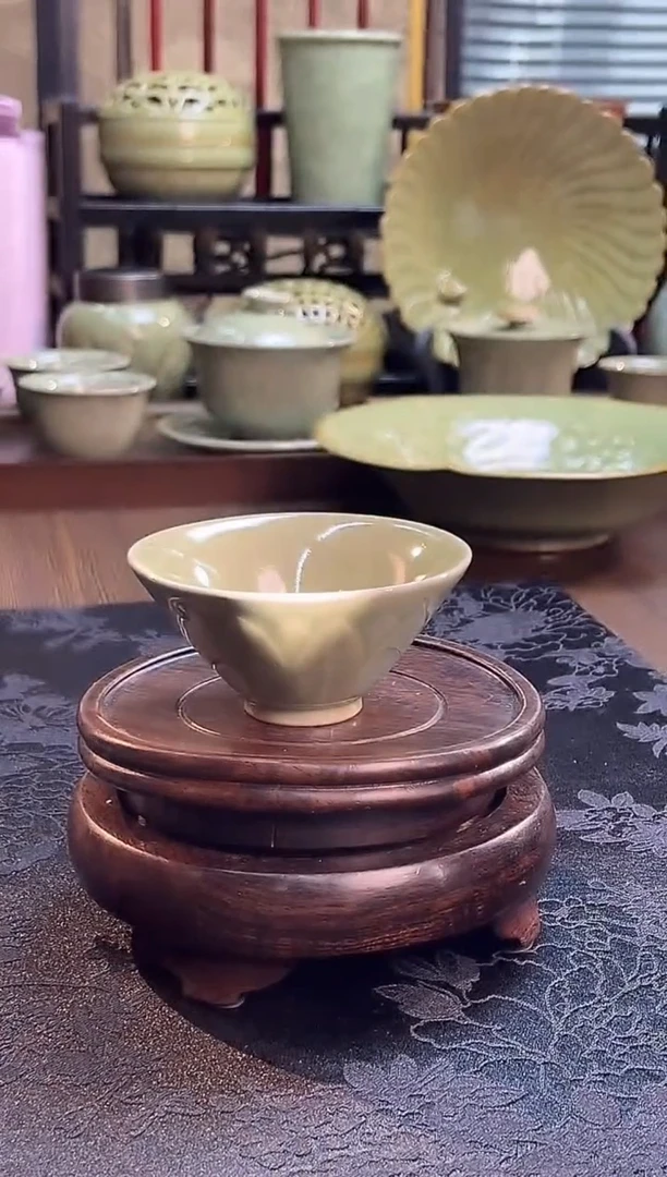 耀州窑莲瓣斗笠盏