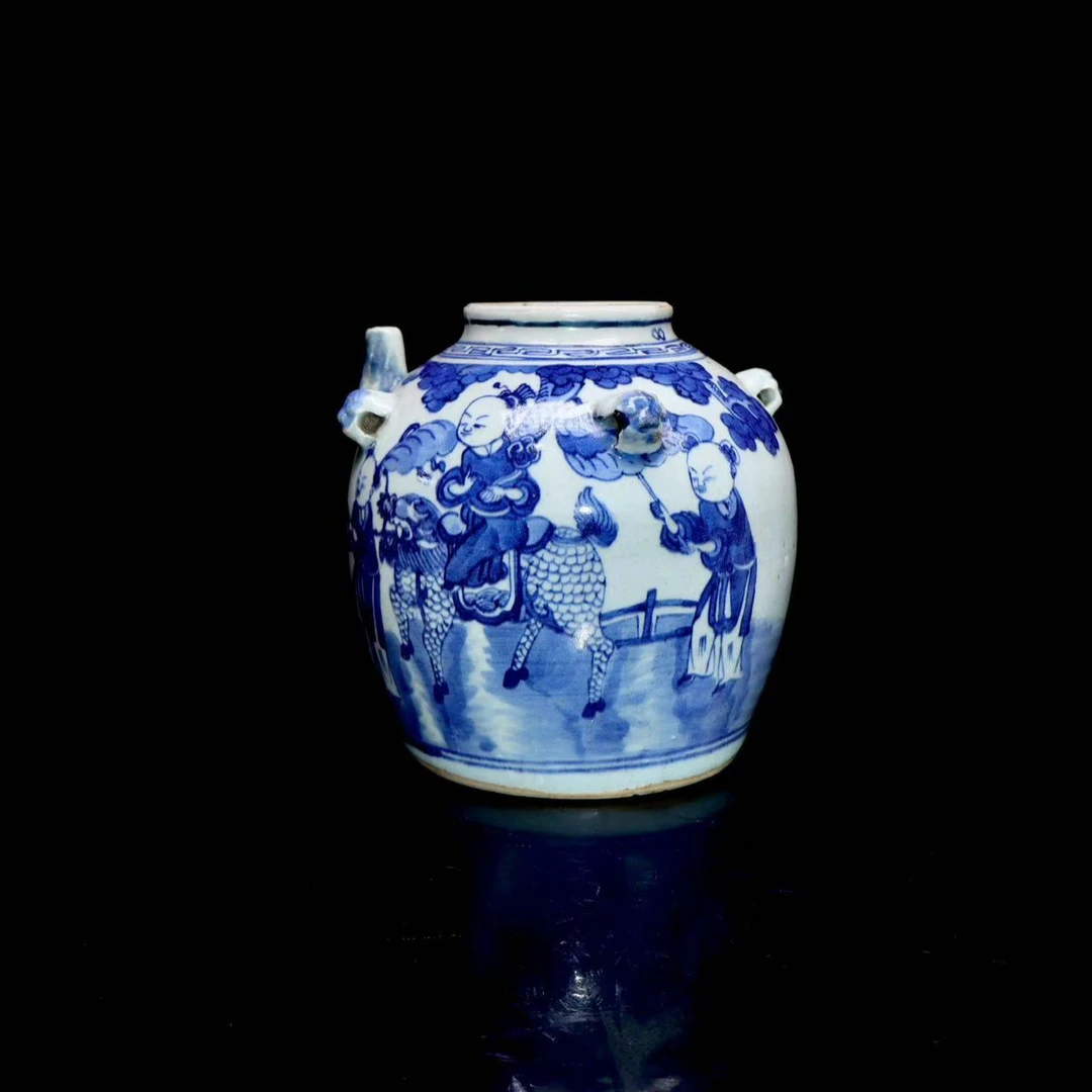 8: 清中期青花麒麟送子四系茶壶