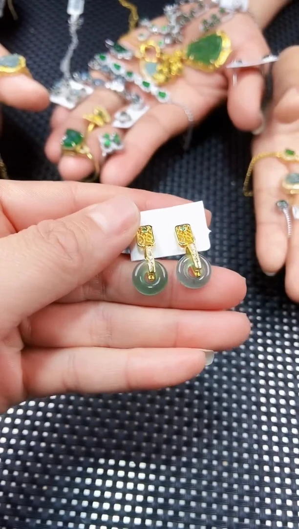 【闪购商品】翡翠耳饰未镶嵌11111111