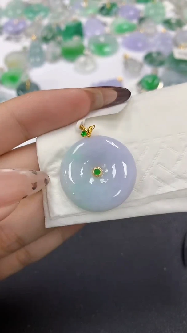 颈饰18K金镶嵌翡翠a货假一赔三支持复检百元上9元证书费自理