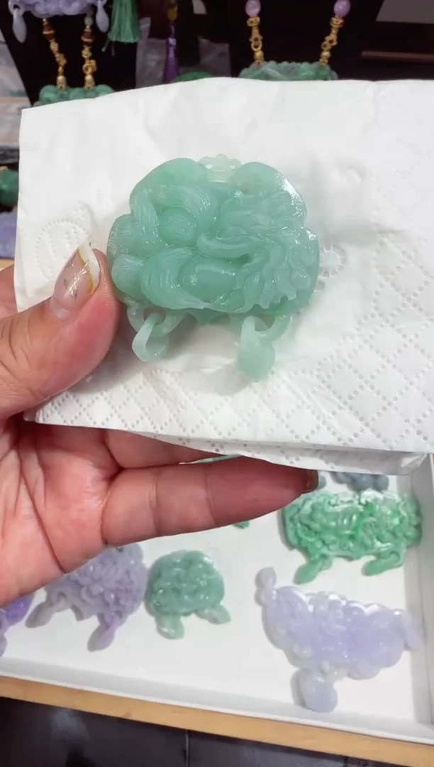 定制翡翠未镶嵌拍照