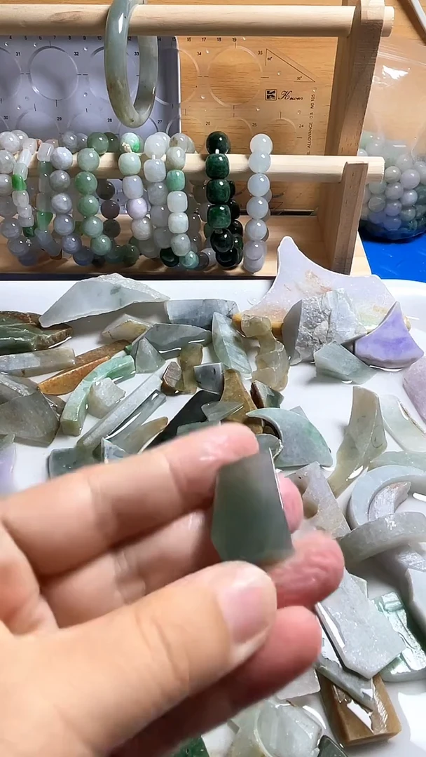 裸石翡翠不**恋翡翠小边料