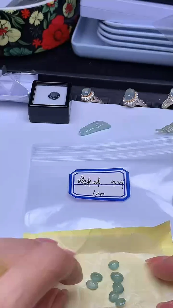 裸石翡翠哆*咪+多样性发货