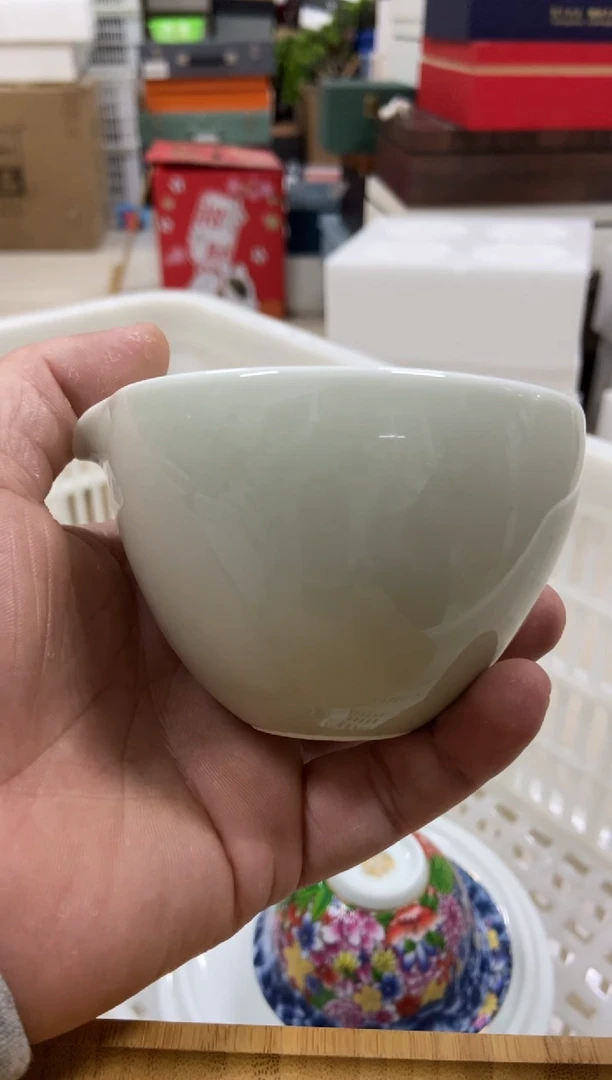 无运费险有瑕疵的摄影的产品有使用过的痕迹有点脏介意勿拍