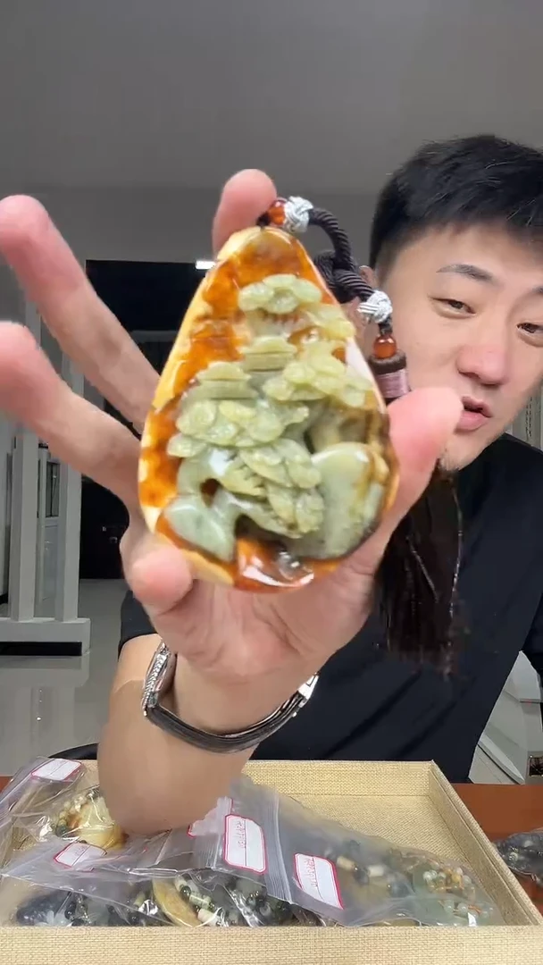 未镶嵌岫玉其它多样性发货一件