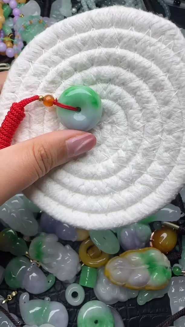 颈饰未镶嵌翡翠缅甸翡翠吊坠