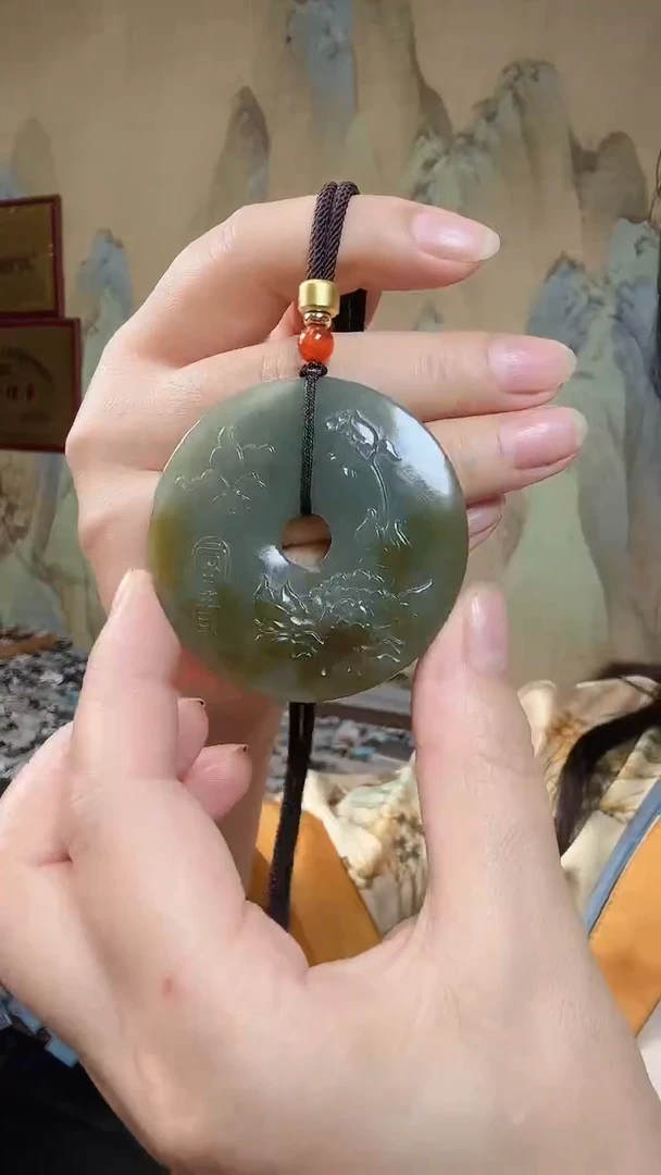 颈饰未镶嵌和田玉.