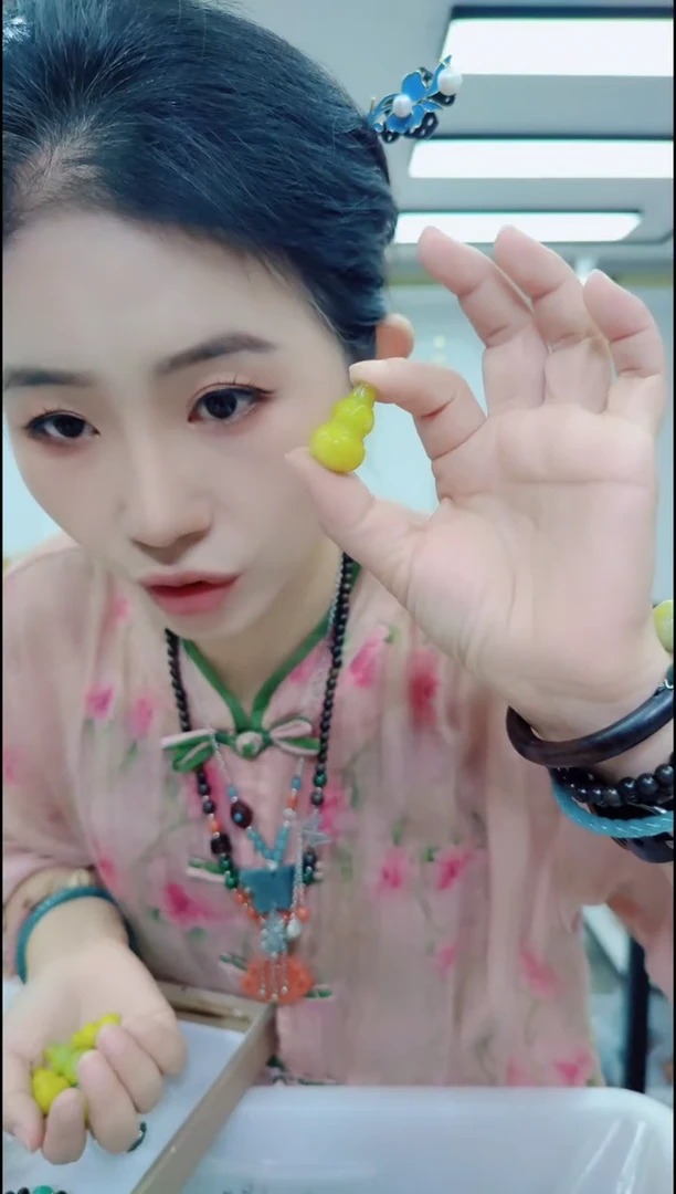 翡翠未镶嵌颈饰1166翡翠葫芦吊坠