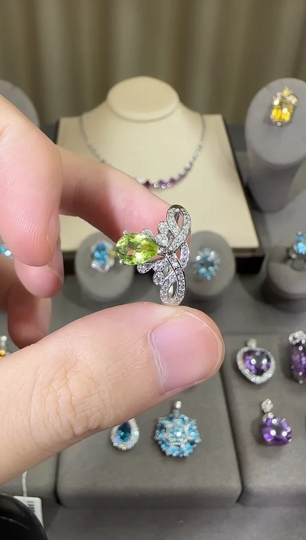 银S925镶嵌戒指橄榄石5*7mm戒指简约设计款