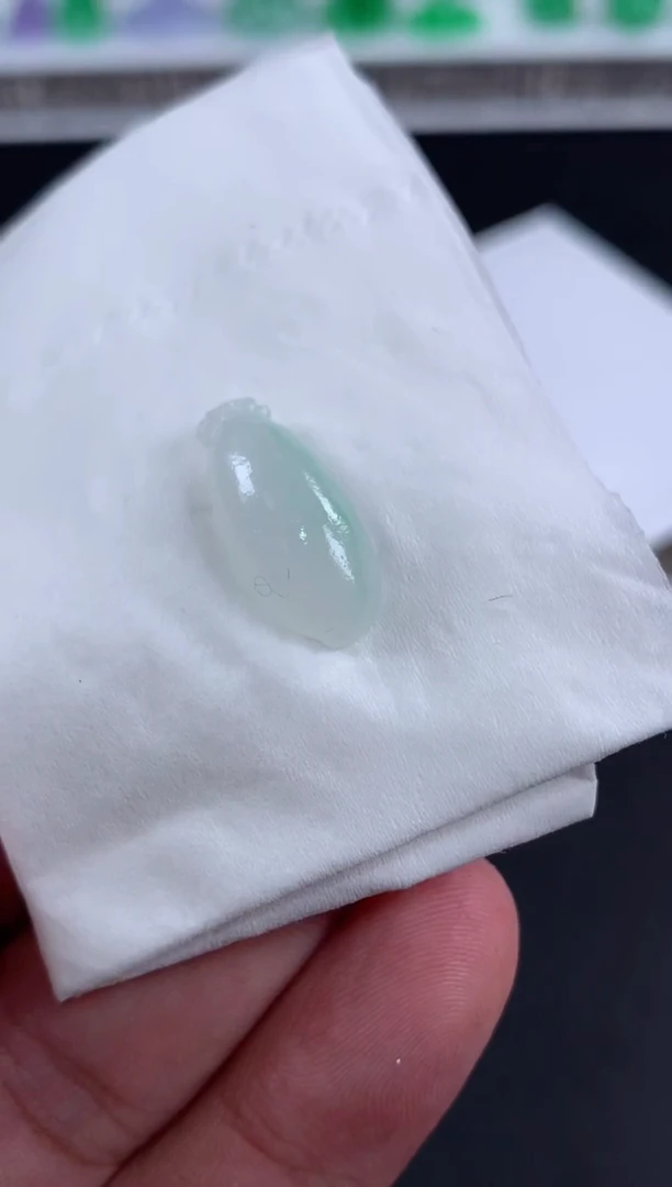 未镶嵌定制翡翠努****珠翡翠