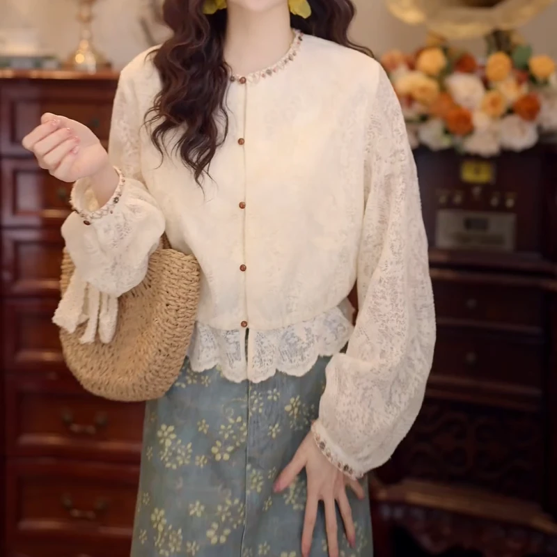 【安妮日记】春季新款设计感蕾丝短款衬衣上衣LK2502231