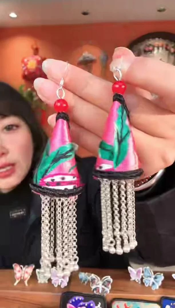 织绣手工苗绣刺绣饰品8