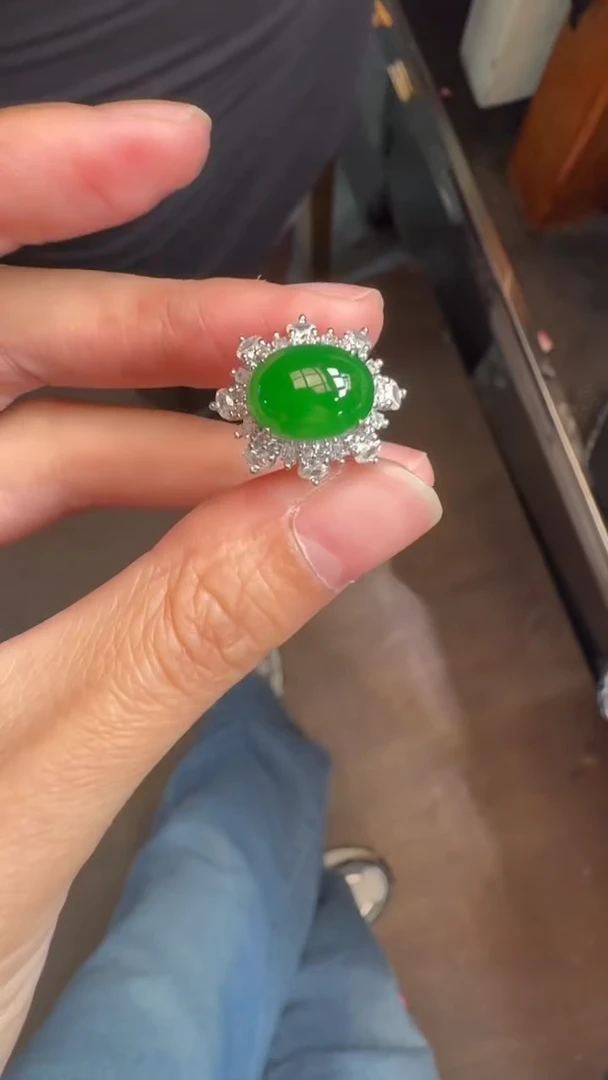 未镶嵌定制翡翠翡翠A货有轻微色差属于正常现象，多样性发货1