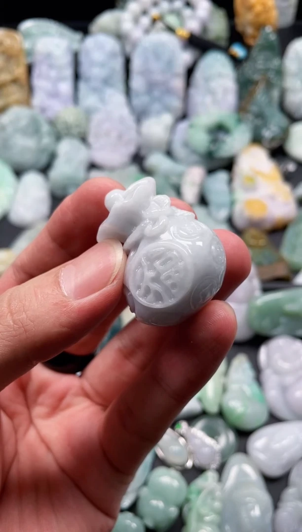 翡翠未镶嵌颈饰天然翡翠a货