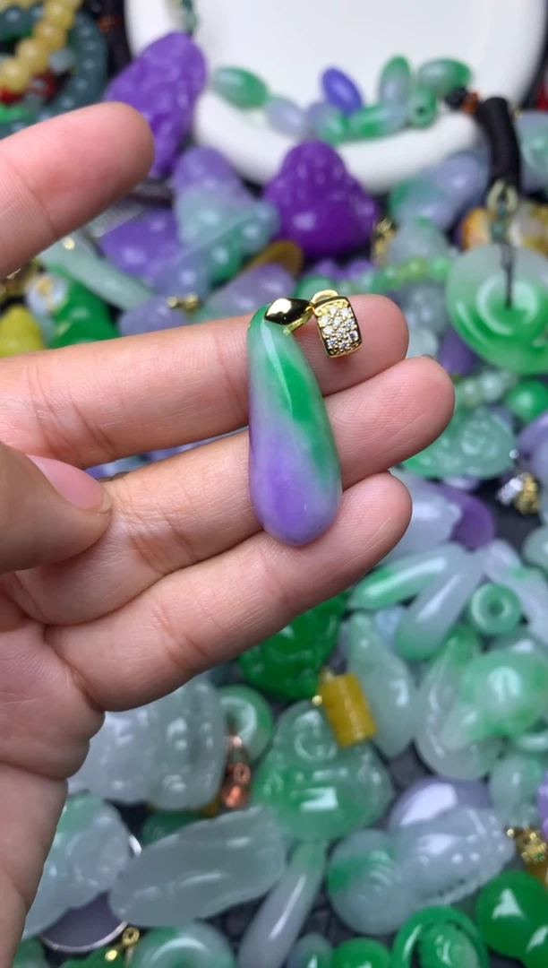 颈饰未镶嵌翡翠缅甸翡翠吊坠